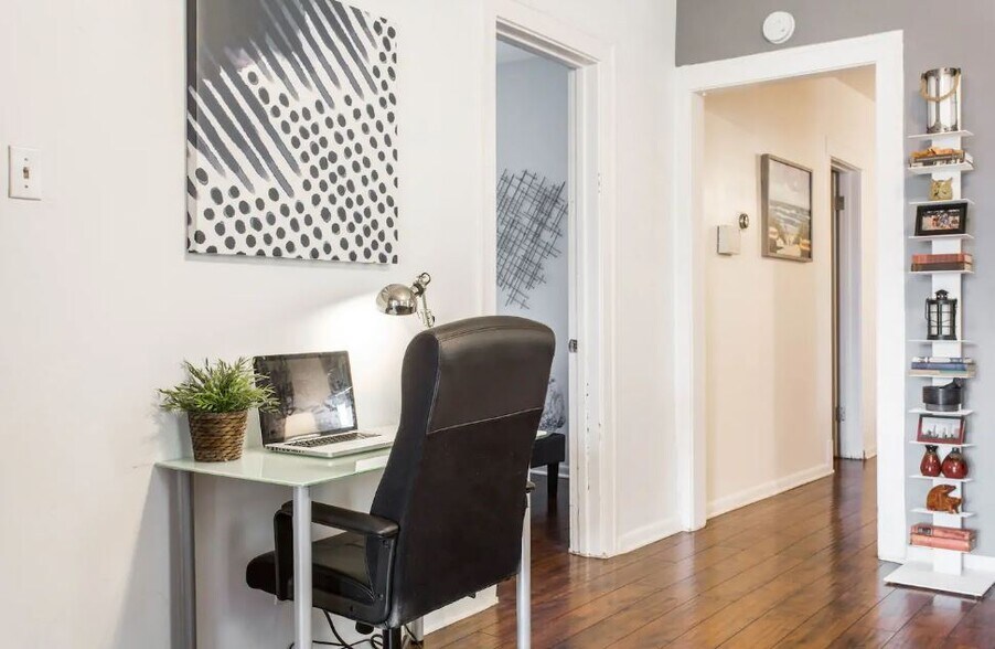 More Photos Of 1964 W Lawrence Ave, Chicago Storefront Retail Residential For Sale