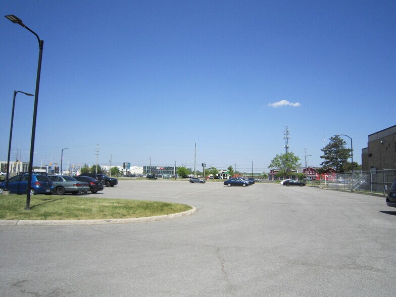 More Photos Of 1970 Merivale Rd, Ottawa Flex For Lease