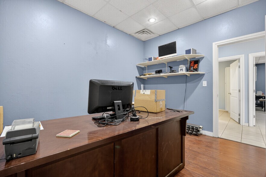 More Photos Of 1835 Industrial Blvd, Norman Warehouse For Sale