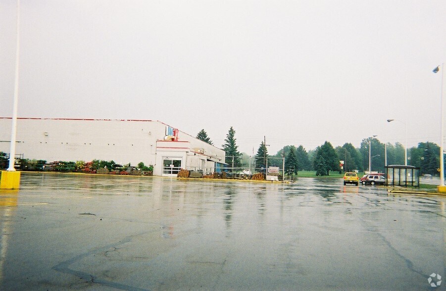 More Photos Of 1324-1424 E Grandview Blvd, Erie Unknown For Lease