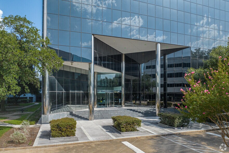 More Photos Of 16666 Northchase Dr, Houston Office For Lease
