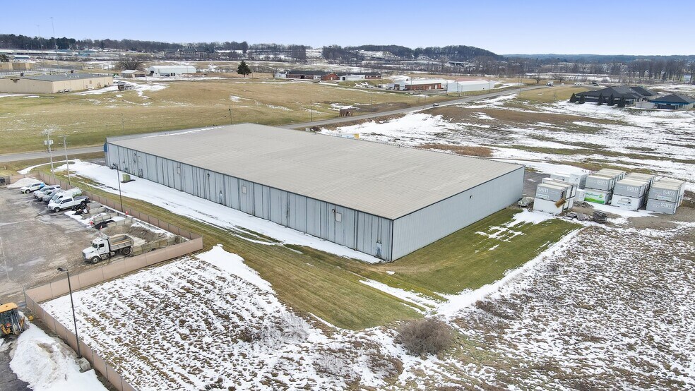 More Photos Of 961 N Main St, Mansfield Warehouse For Lease