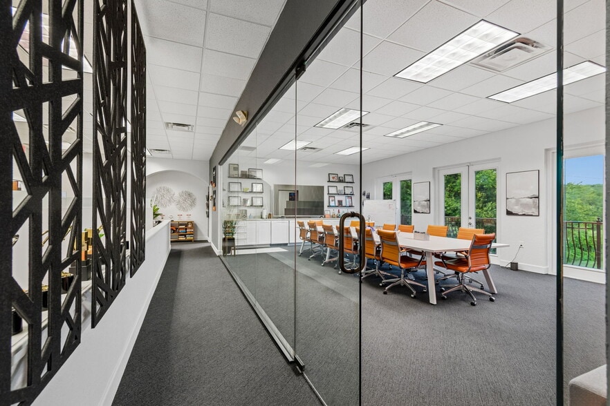 More Photos Of 6730 W Linebaugh Ave, Tampa Office For Sale