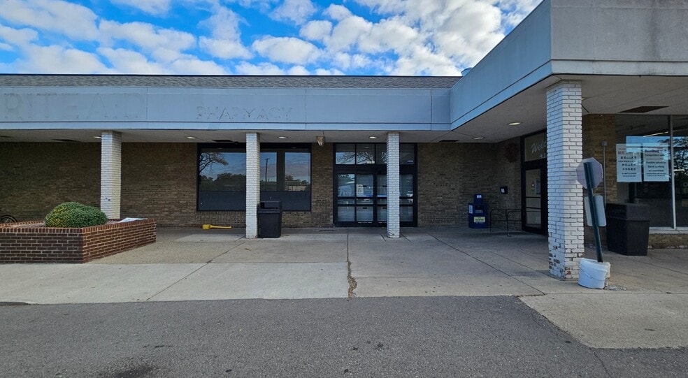 More Photos Of 2707-2789 Plymouth Rd, Ann Arbor Freestanding For Lease