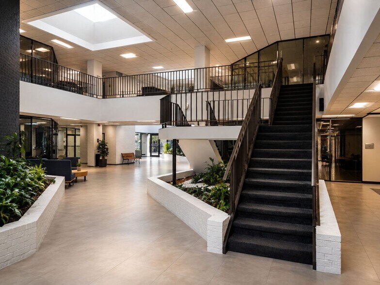 More Photos Of 17115 Red Oak Dr, Houston Medical For Sale