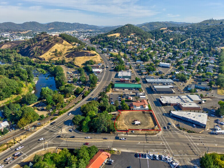 More Photos Of 328 NE Winchester St, Roseburg Land For Sale