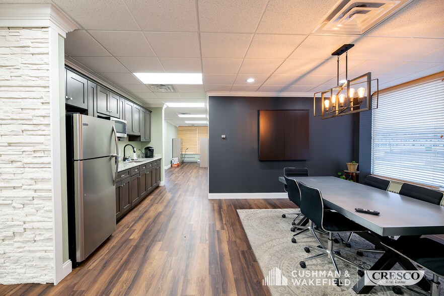 More Photos Of , Rocky River Office For Sale