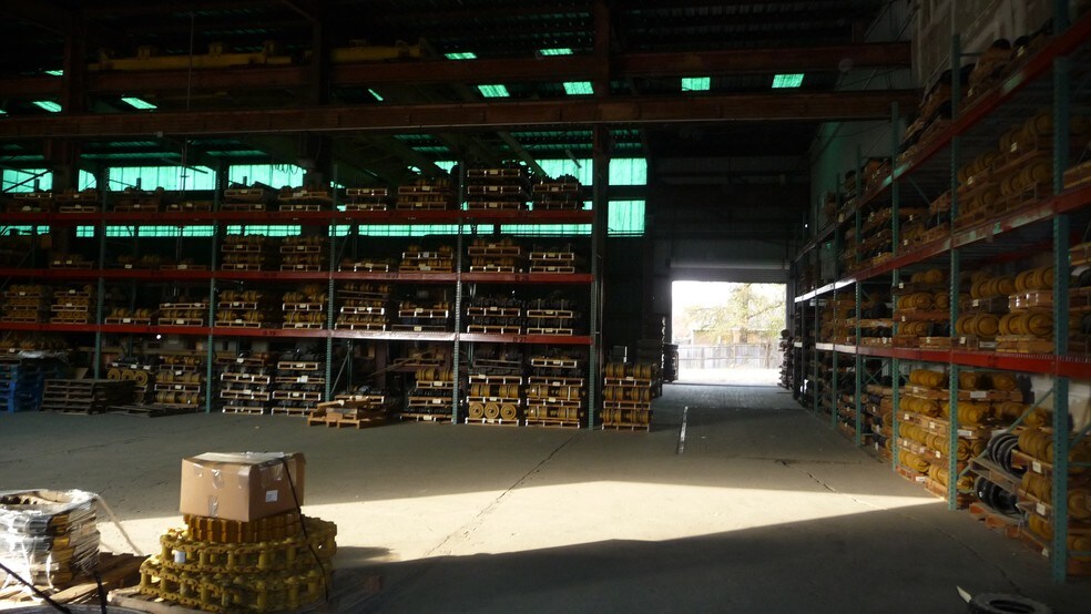 More Photos Of 1576 Old Fannin Rd, Brandon Warehouse For Lease