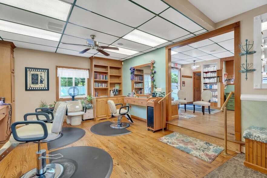 More Photos Of 710 E Main St, Meriden Freestanding For Sale