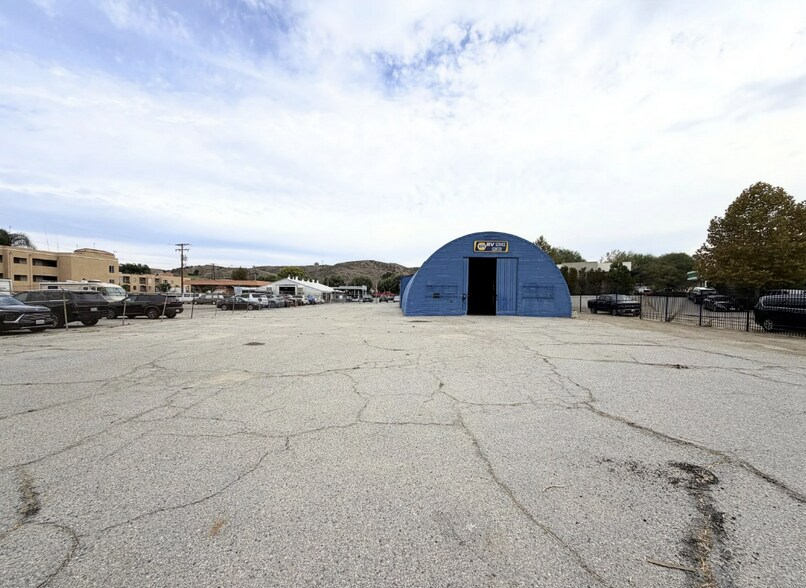 More Photos Of 26007-26011 Bouquet Canyon Rd, Santa Clarita Auto Dealership For Lease