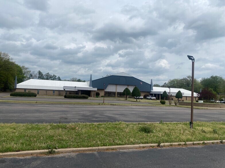 Primary Photo Of 5776 Shelby Oaks Dr, Memphis Religious Facility For Sale