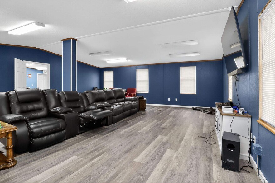 More Photos Of 4739 Singleton Station Rd, Louisville Industrial For Sale