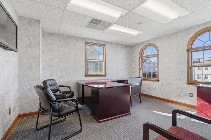 More Photos Of 352 Park Ave, Woonsocket Office For Sale