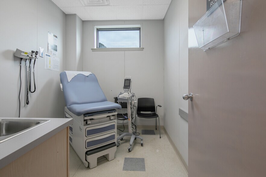 More Photos Of 7 E Duncan St, Lillington Medical For Sale