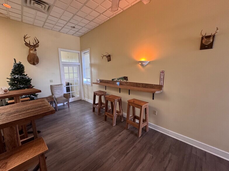 More Photos Of 145 Riley St, Dundee Storefront Retail Office For Sale