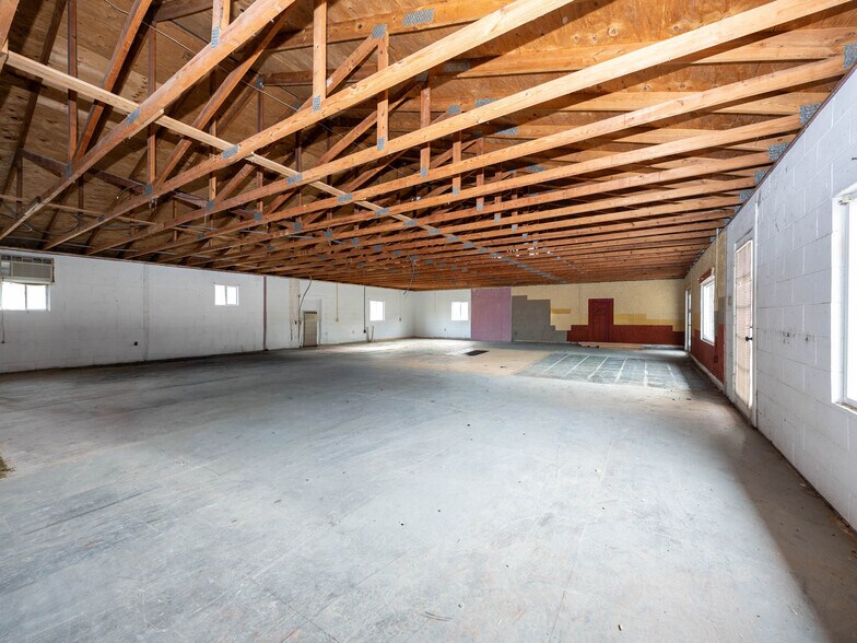 More Photos Of 6857 Cruso Rd, Canton Storefront Retail Office For Lease