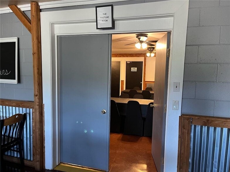 More Photos Of 20674 S Highway 59, Evansville Restaurant For Sale