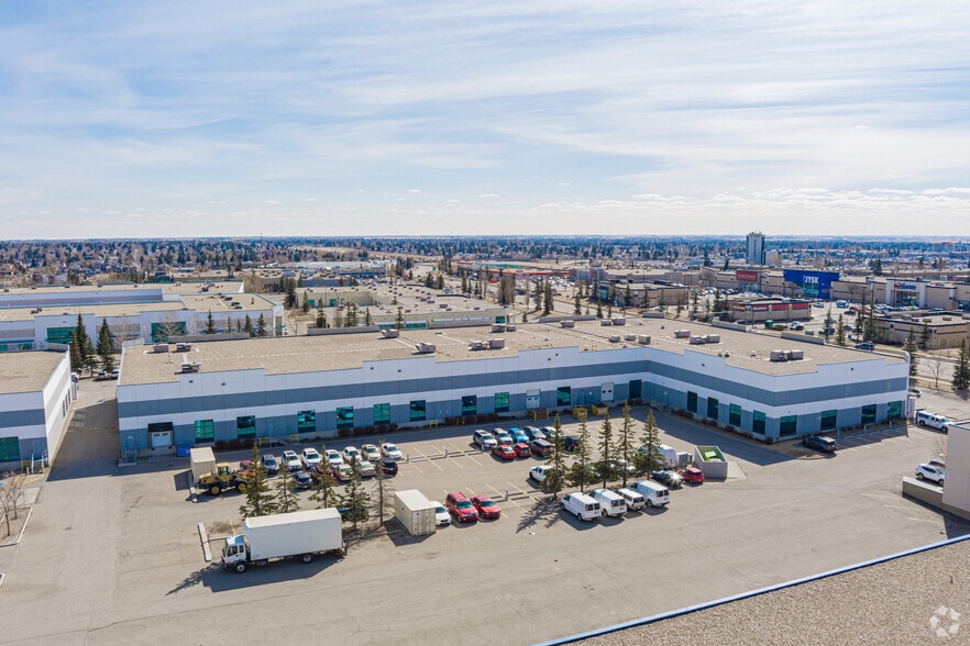 More Photos Of 2121 29th St NE, Calgary Light Distribution For Lease