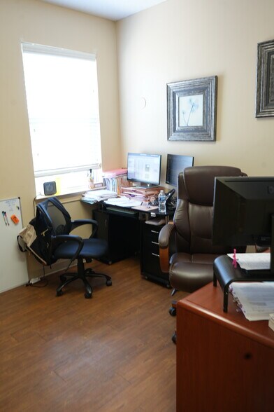 More Photos Of 51 Lindsey Ln, Saint Marys Medical For Lease