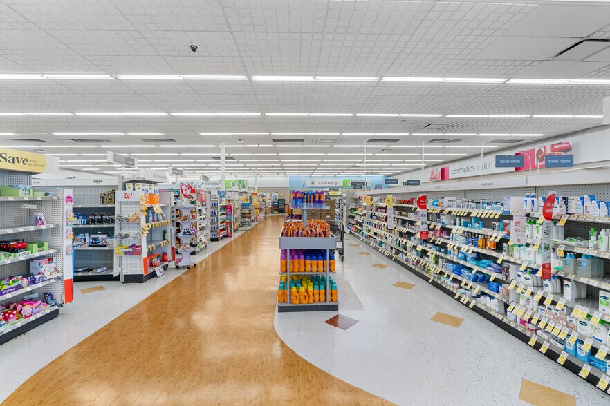 More Photos Of 730 S Lewis St, Metter Drugstore For Sale