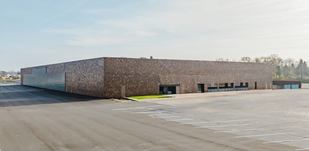 More Photos Of 3701 S Main St, Elkhart Warehouse For Lease