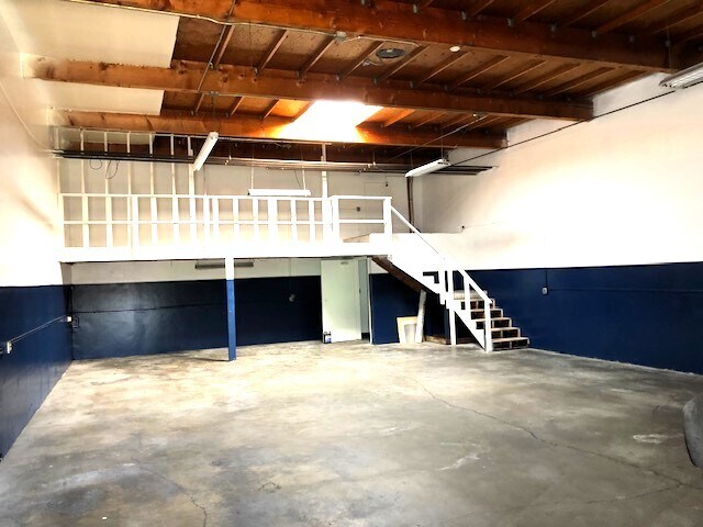 More Photos Of 897 W A St, Bay Area Auto Repair For Sale