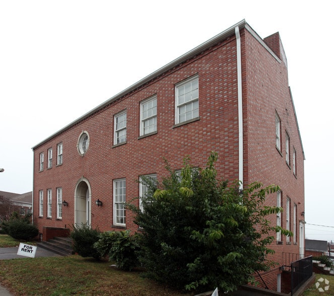 More Photos Of 1 S Salisbury St, Lexington Office For Lease