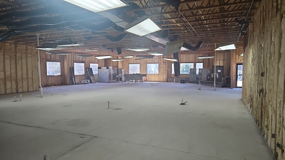 Primary Photo Of 320 S 7th St, Indiana Fast Food For Lease