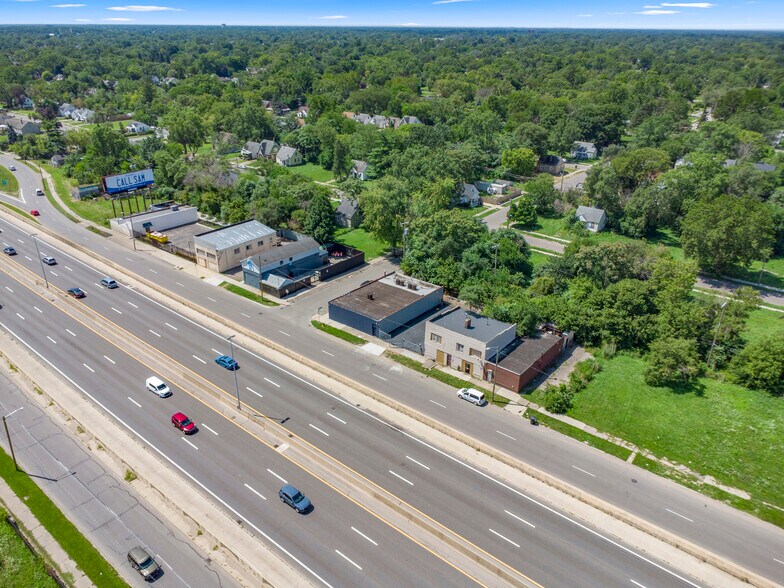 More Photos Of 8411 Southfield Fwy, Detroit Auto Dealership For Sale