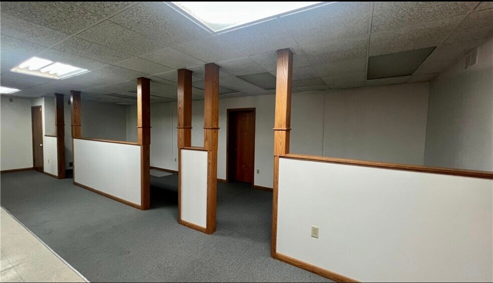 More Photos Of 438 Line Ave, Ellwood City Office For Sale