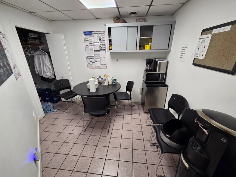 More Photos Of 3918 W 63rd St, Chicago Medical For Sale