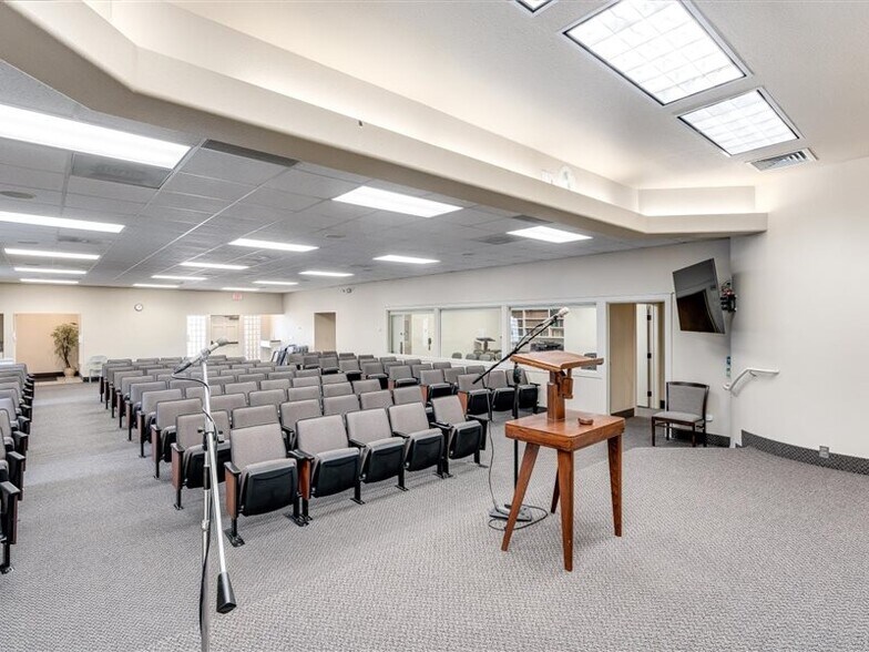 More Photos Of 1105 University St, Healdsburg Religious Facility For Sale