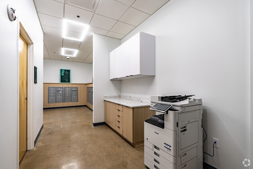 More Photos Of 1133 Polk Ave, Nashville Light Distribution For Lease