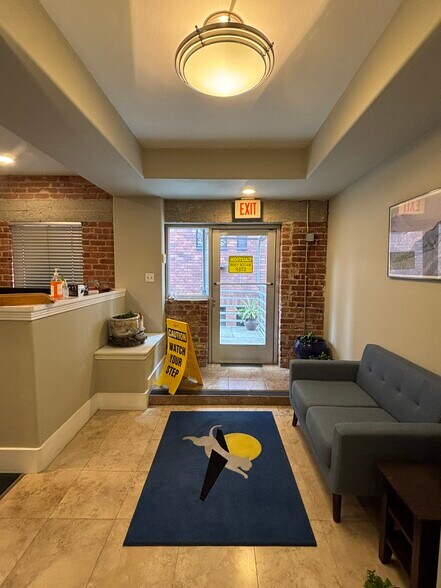 More Photos Of 51 E Huntington Dr, Arcadia Office For Sale