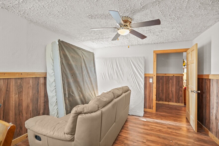 More Photos Of 401 N Main St, Polk General Retail For Sale