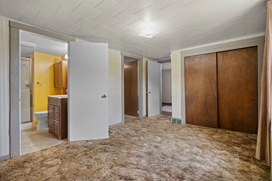 More Photos Of 1201 Oakridge Rd, Mc Donald Industrial For Sale