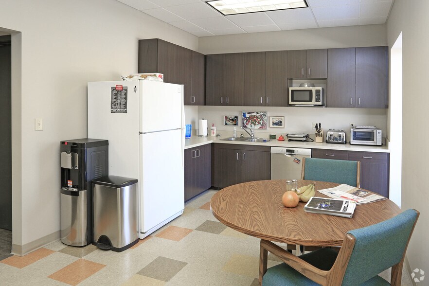 More Photos Of 313 Lake Hazeltine Dr, Chaska Manufacturing For Lease