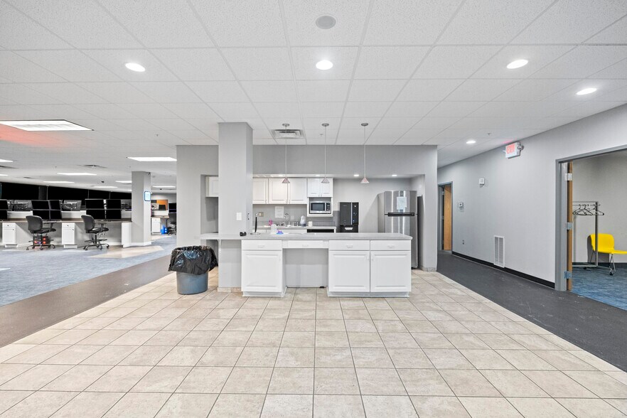 More Photos Of 2305 S Center Rd, Burton Office For Sale
