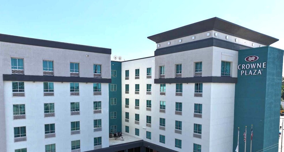 Primary Photo Of 7611 Katy Fwy, Houston Hotel For Sale