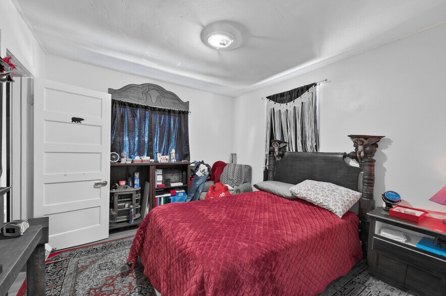 More Photos Of 2091 Locust Rd, Montrose Apartments For Sale