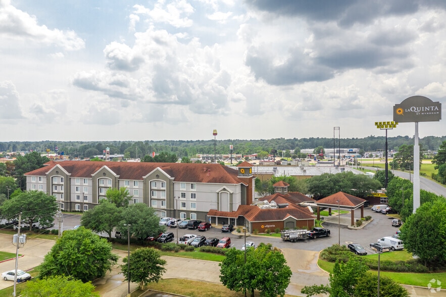 More Photos Of 6700 Financial Cir, Shreveport Hotel For Sale