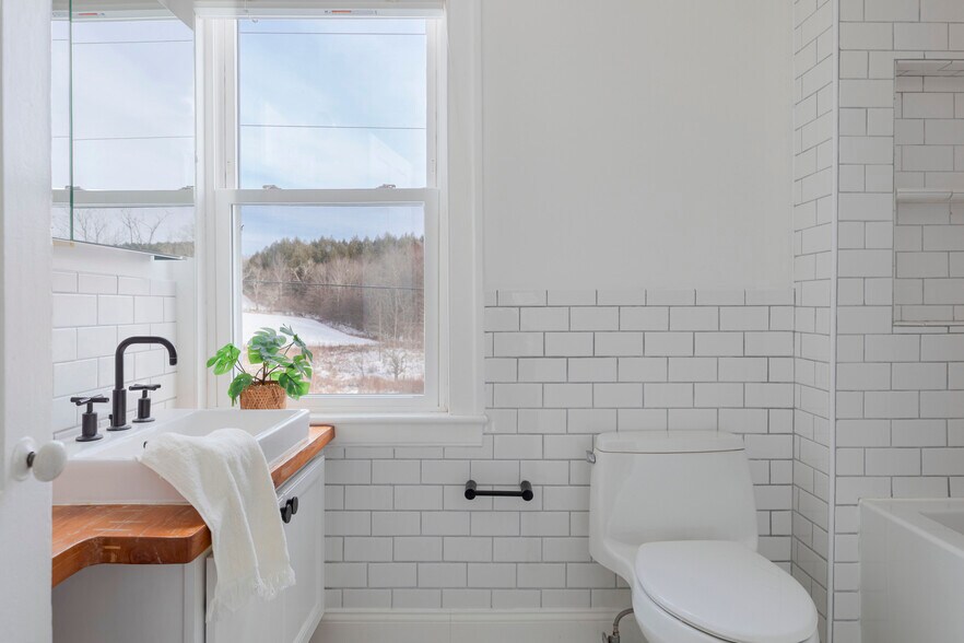 More Photos Of 396 Austin Rd, Jefferson Hospitality For Sale