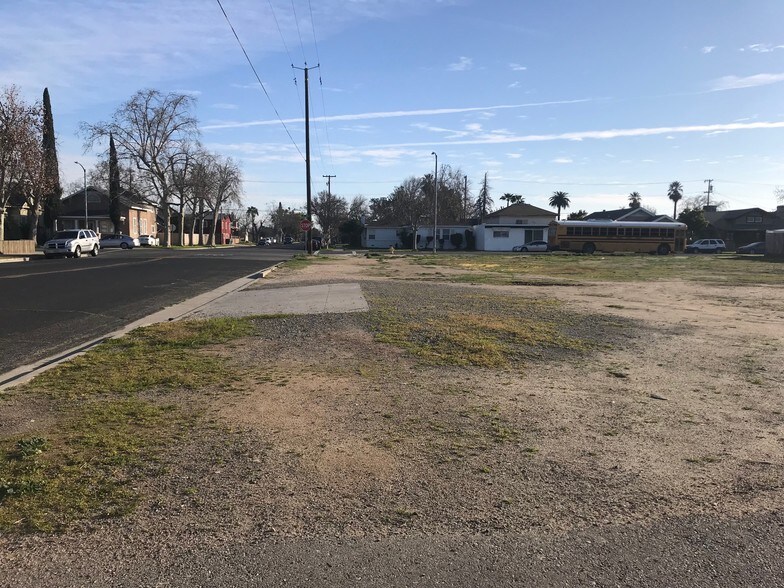 More Photos Of 320-324 N D St, Madera Land For Sale