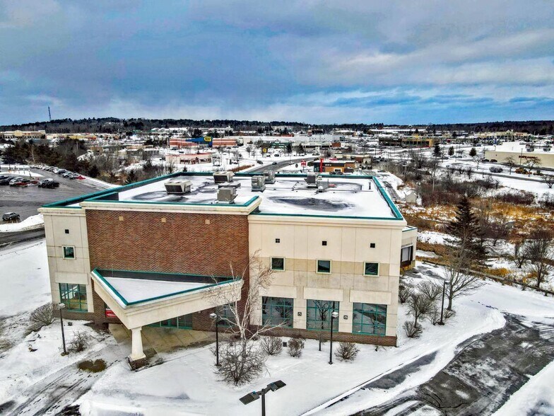 More Photos Of 116 Bangor Mall Blvd, Bangor Freestanding For Sale