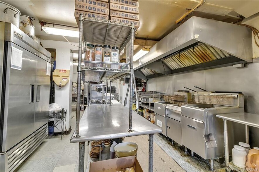 More Photos Of 1693 Quaker Rd, Barker Restaurant For Sale