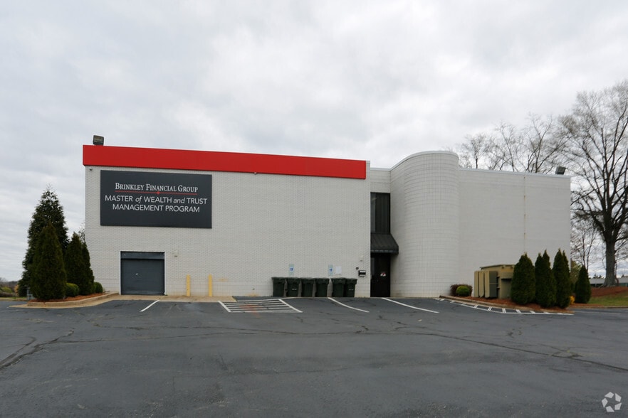 More Photos Of 8030 Arrowridge Blvd, Charlotte Office For Sale