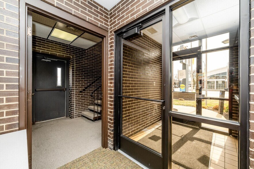 More Photos Of 300 Main St, Saint Joseph Bank For Sale