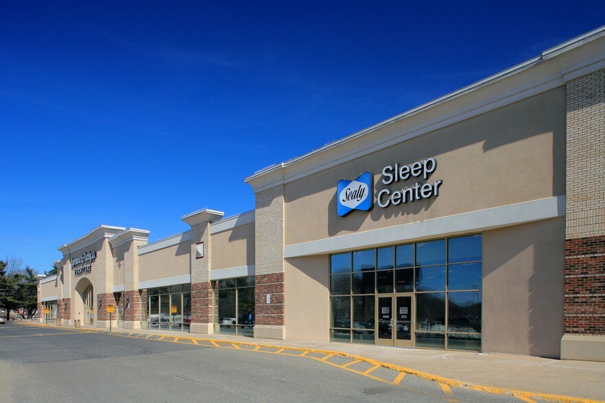 More Photos Of 410 Reidville Dr, Waterbury Freestanding For Lease