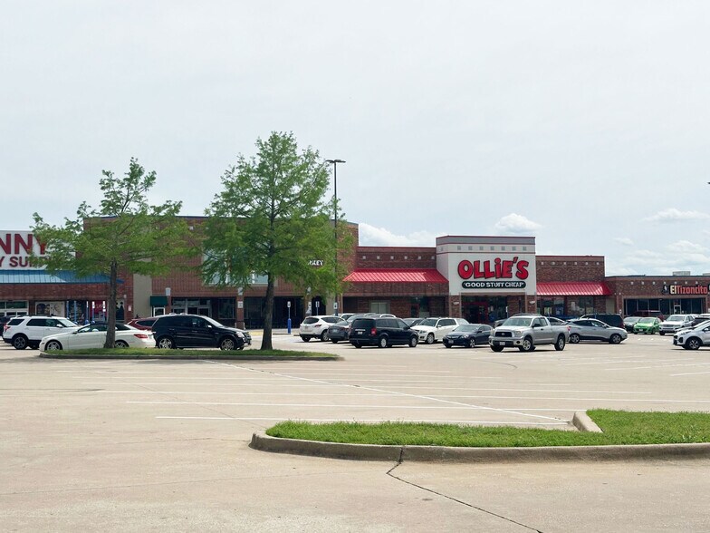 More Photos Of 3628-3636 Frankford Rd, Dallas Unknown For Lease