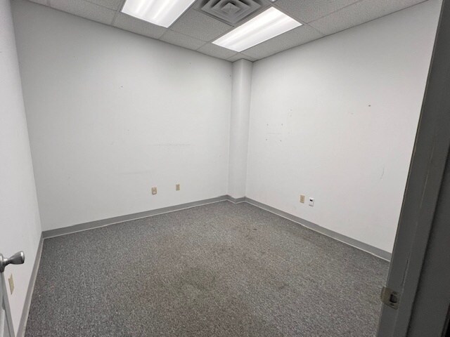 More Photos Of 6101 43rd St, Lubbock Storefront For Lease